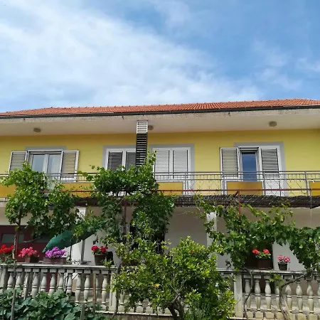 Daire With Parking Spaces Grebastica, Sibenik - 4312 *