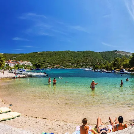 Daire With Parking Spaces Grebastica, Sibenik - 4312 *